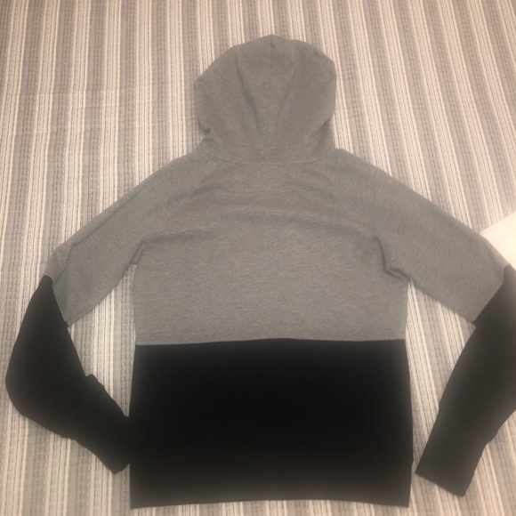 NWOT Gap hoodie - Picture 6 of 7